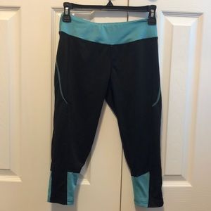 Blue and black cropped leggings